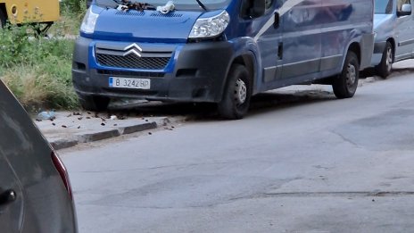 Читателка алармира за бус нарушител във Варна