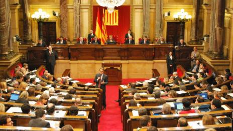 Каталунският парламент иска премахване на монархията