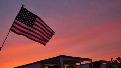 Самоубиец се взриви до US консултво в Саудитска Арабия