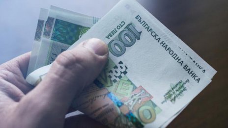 Повечето фирми планират коледни бонуси за служителите си