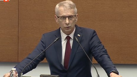 Парламентът гласува оставката на Денков (НА ЖИВО)