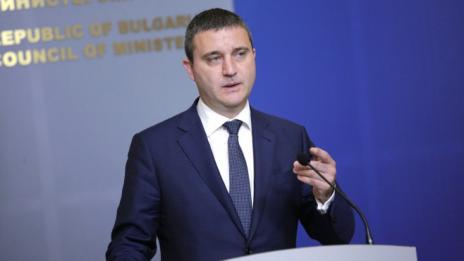 Горанов: Данъчната тежест няма да се променя до края на мандата