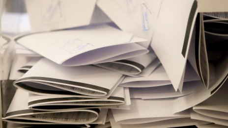 Избирателната активност към 10 ч. във Варна е  2,5%