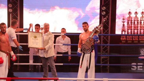 Кристиян Дойчев и Николай Йоргов с европейски пояси от първото първенство на Професионалната лига на KWU