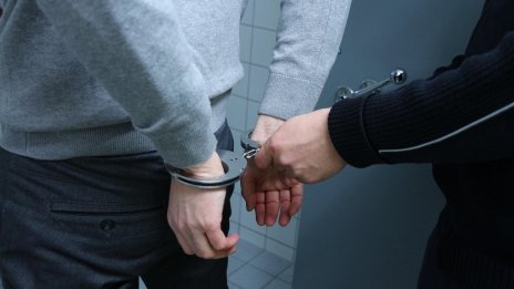 Арестуваха младежи за кражби във Варна 