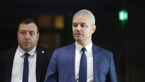 Костадинов: Войната в Украйна се приближава до нашите граници