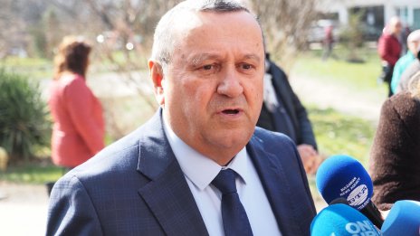 Всички с доходи под 780 евро имат право на 20 евро за гориво от държавата