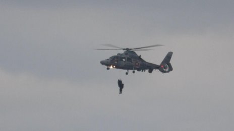 Евакуираните моряци от танкера „Кайрос” са предадени на Гранична полиция във Варна