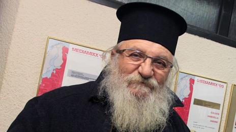 Приютите на отец Иван останаха без храна и дърва за огрев
