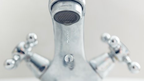 Хиляди остават без вода заради дефектирала връзка на магистрален водопровод Варна - Златни пясъци