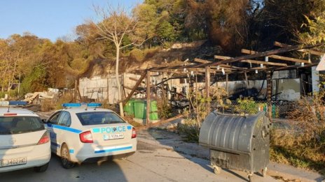 Изгоря заведение на Крайбрежната алея във Варна