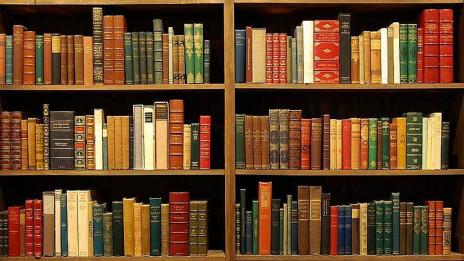 Боклукчии отвориха библиотека с изоставени книги