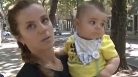 Клон падна върху майка с дете в Бургас, бебето паднало на земята  