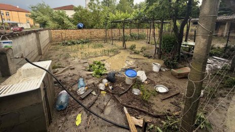 Започна отстраняването на щетите от пороя в провадийско село