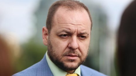 Екоминистърът е с ковид
