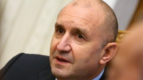 Румен Радев приема още две партии утре