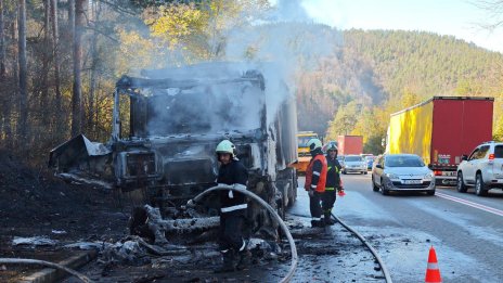 Камион изгоря в Прохода на Републиката