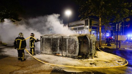 Полицаят, който застреля младеж в Нант, е обвинен в непредумишлено убийство
