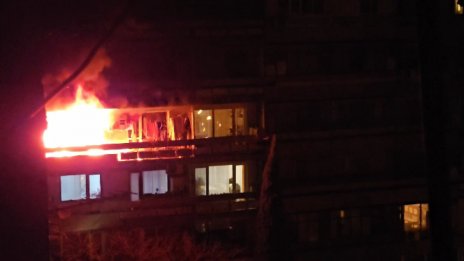 Мъж загина при пожар в жилищен блок в Сливен