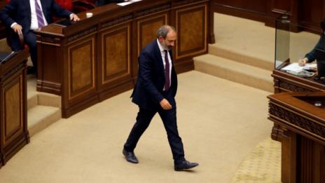 Арменският парламент гласува против Пашинян