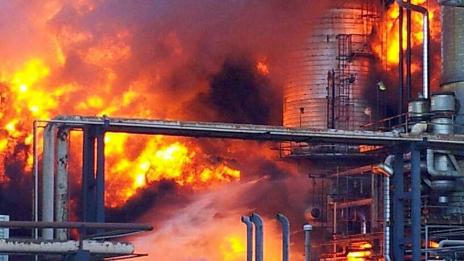 Пожар избухна в най-голямата рафинерия в Европа