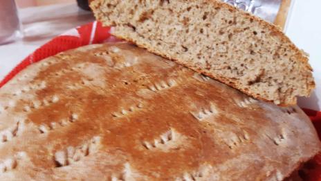 Рецепта на деня: Невероятно вкусен ръжен хляб с маслинова паста