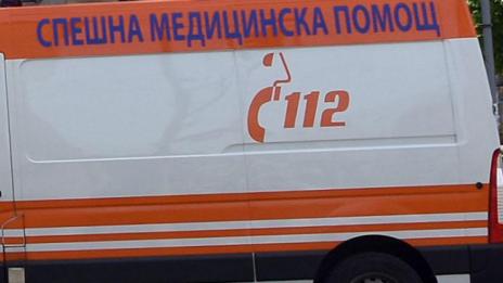 Тир обърна автобус на входа на София, двама тежко пострадали
