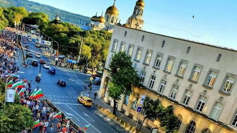 Пети ден на протести във Варна