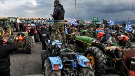 Фермерите в Гърция пак плашат с протести  