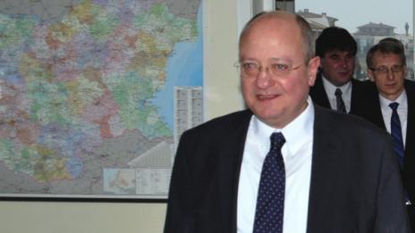 Танев привиква нервно директорката на Немската