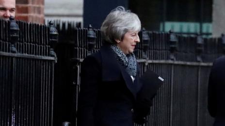 Мей предупреди: Ако няма Brexit, може да се разпаднем!