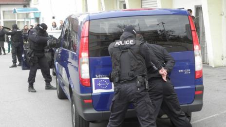 Във Варна задържаха двама заради погрома в пловдивско заведение