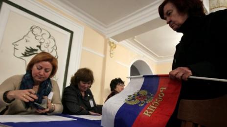 В Крим започна референдума за статута на полуострова