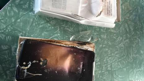 Епъл отхвърля отговорност за взривяване на айФони в Китай