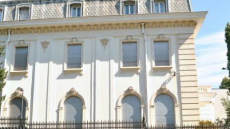 Посолството ни във Франция е в готовност да помогне на закъсалите българи