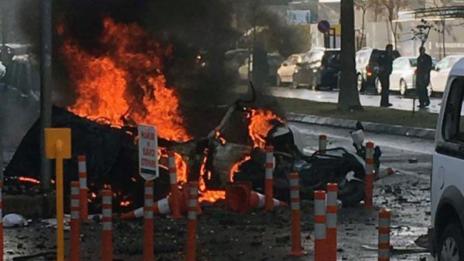  Полицай и служител на съда убити при атаката в Измир