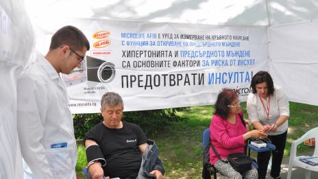 Нездравословният начин на живот  е причина за хипертонията и при по-младите хора