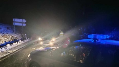 Снегорини и пожарни са блокирани в Шуменско