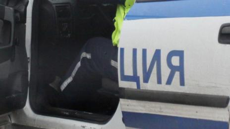 Пиян крадец подкара кола с дете в нея, задържаха го