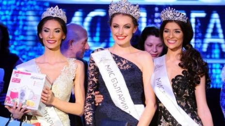 Отнемат короната на "Mиc Бългapия 2015” заради гoли cнимĸи