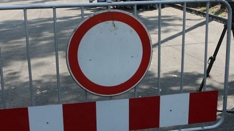 Затвориха за движение кръстовище до Спортна зала