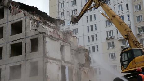 Путин подписа за събаряне на 4000 стари блока в Москва