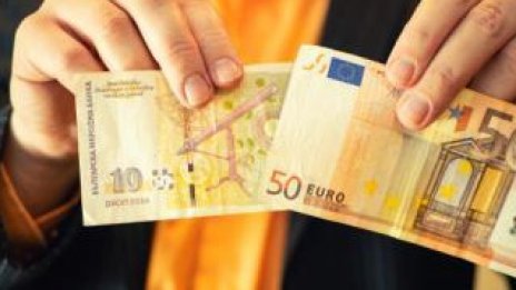 Отличник или двойкаджия в ЕС? Хубавото и лошото на еврото в България
