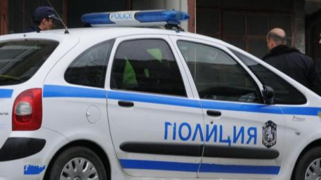 Полицаи заловиха 51-годишен ало измамник