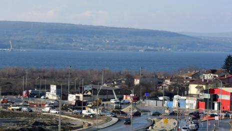 Заради ремонтни дейности отново затварят част от ул. „Девня“