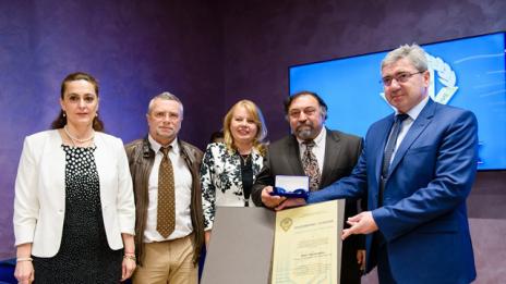 МУ - Варна, раздаде 14-ите отличия „Почетен знак със синя лента" 