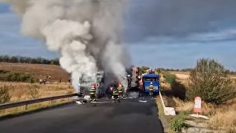60 души са ранени при тежко ПТП между два автобуса и тир в Румъния