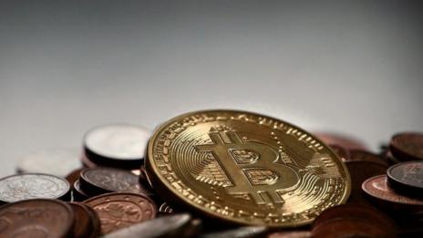 Спипаха инженери в руски ядрен център да копаят биткойни  