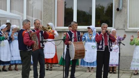Молдовци слушаха гайди край Вълчи дол