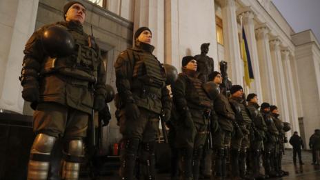 Руски съд остави за 2 месеца в ареста 12 украински моряци